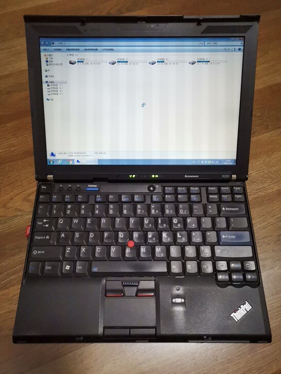 联想ThinkPad X201笔记本电脑。