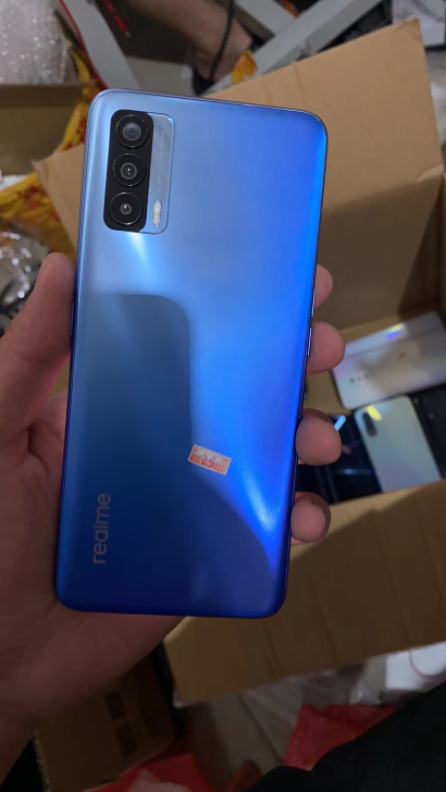 realme v15，8+128，镜湖蓝