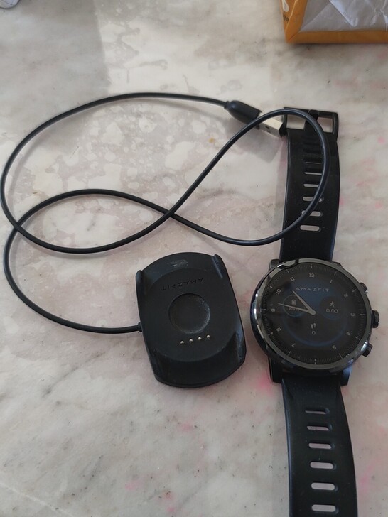 华米AMAZFIT2智能手表，买新的退下来...