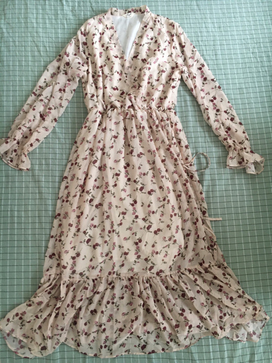 v领碎花杏色收腰显瘦气质连衣裙