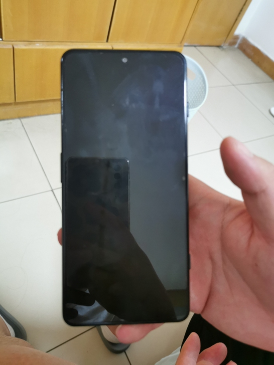 黑鲨4 8加128 上下边框有轻微磨损  ...