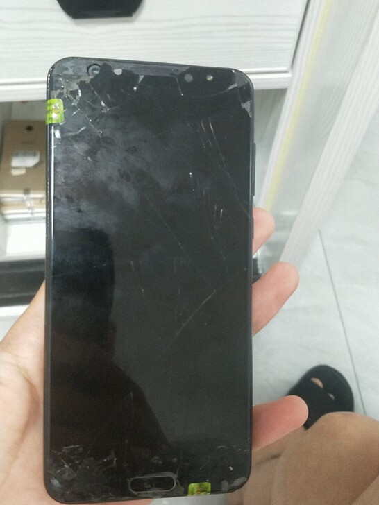 华为nova2s，4+64，成色不好，外爆...
