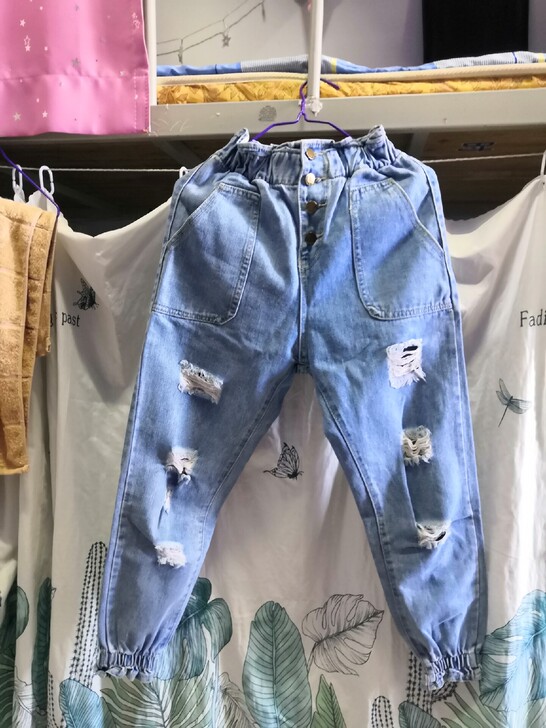 破洞牛仔裤，带背带，可拆卸，两穿牛仔裤，几...