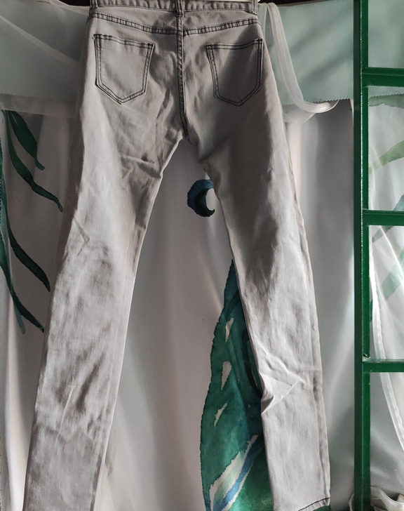 灰色牛仔裤 9成新 胖了穿不下了