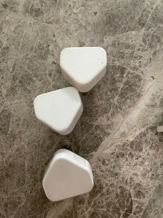 iPhone充电头 港版充电头