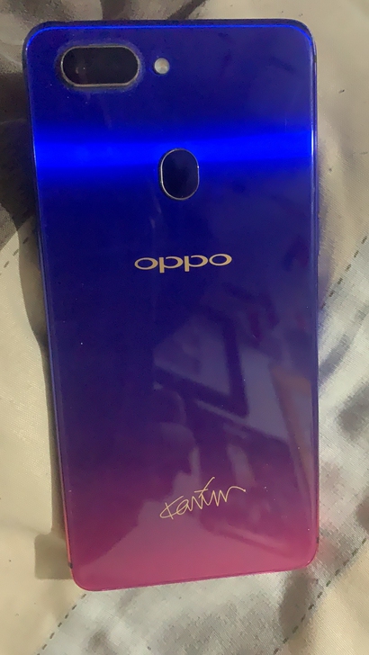 OPPOr15星云版6+128g，前两年买...