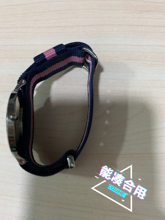 DW手表，双十一打折官方旗舰店购入，表面有...