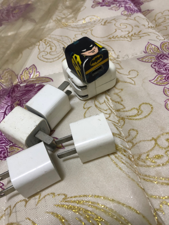 苹果充电头  纯二手，放心买。