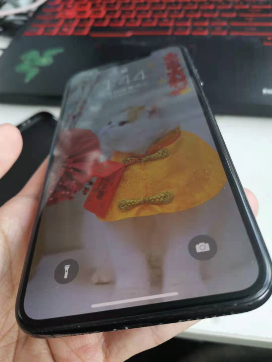 iPhone Xs Max 19年5月份买...