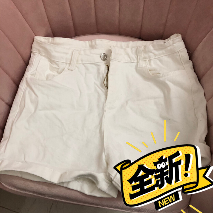 短裤几乎全新！4件送一件露肩上衣包邮