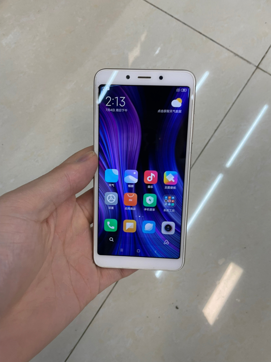 红米6，3+32，成色很好无拆修无任何问题...