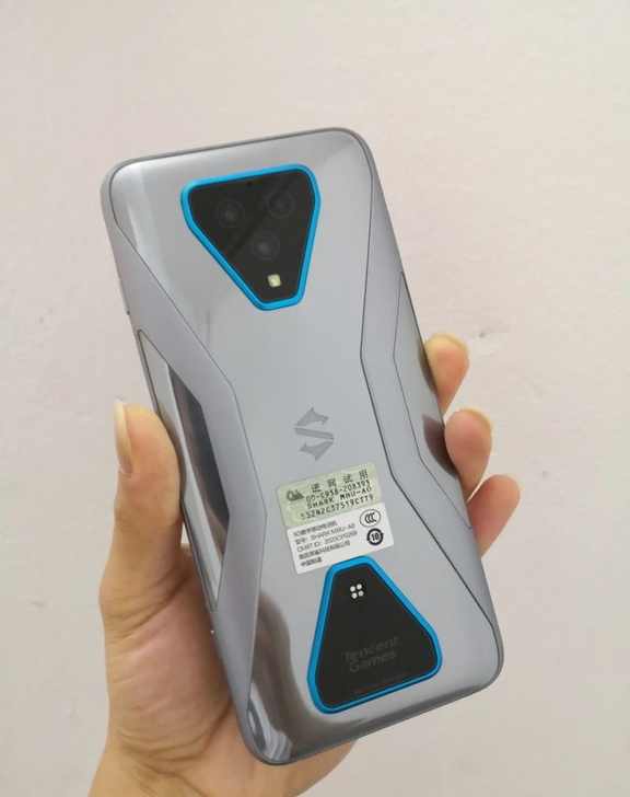 小米黑鲨3pro