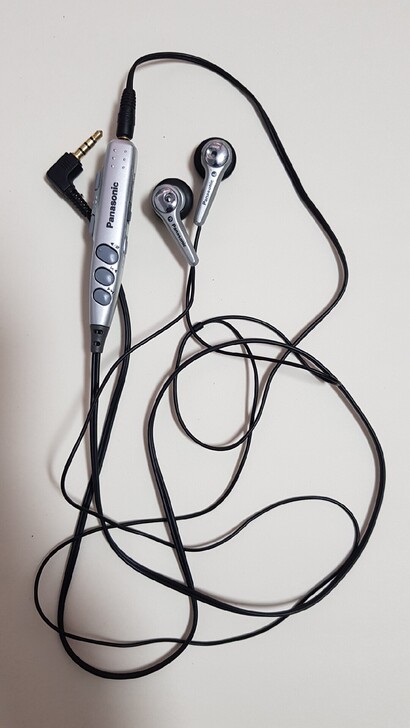 松下CD随身听线控＋耳机  成色不错  线...