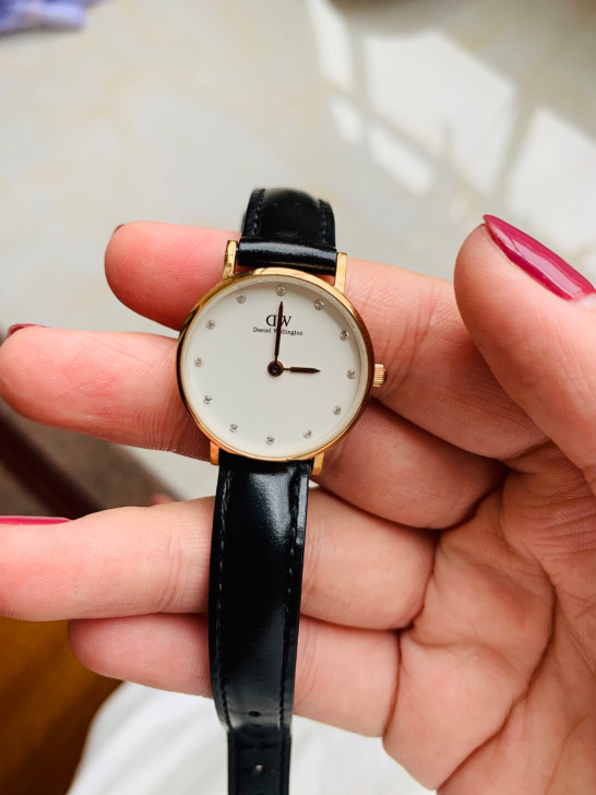 Dw小表盘带钻款手表，正品，9成新，镜面有...