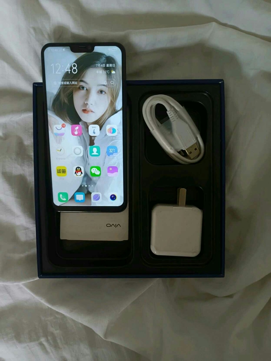 Vivox21，6g运行高配版指纹解锁。九...