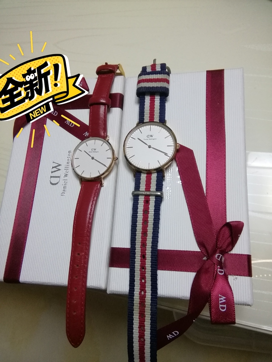 DW手表，一大一小是一对，朋友送的，带了几...