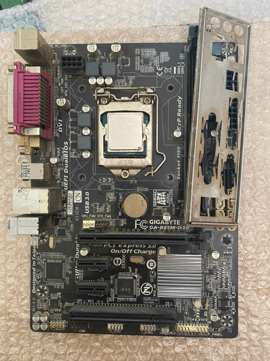 CPU i5-4460  +技嘉B85m-...