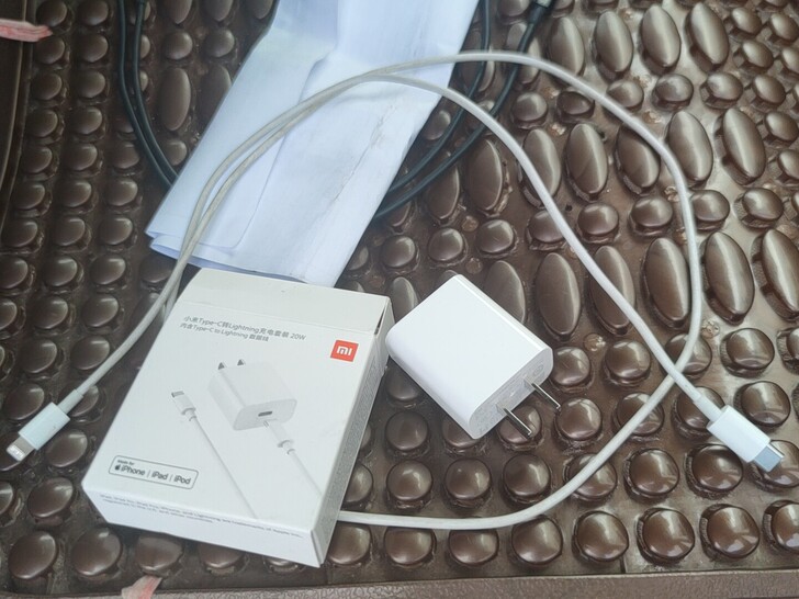 小米商城,10号买的用了半个月,体验了下苹...