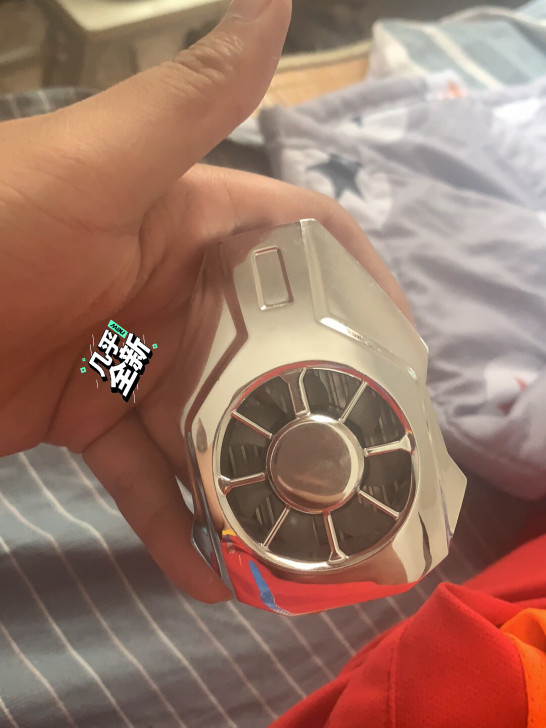 刚玩不到一周,手机散热器在淘宝买的78块,...