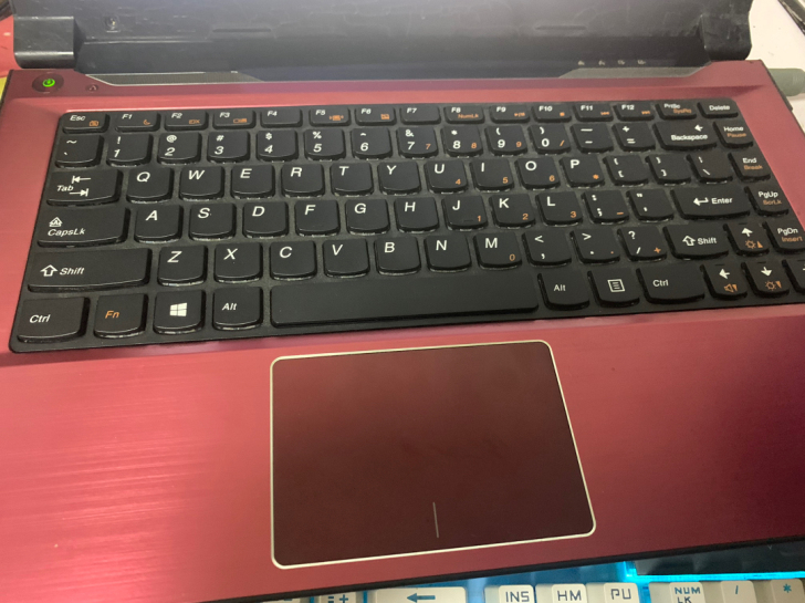 联想V480,红色,成色比较好,运行一切正...
