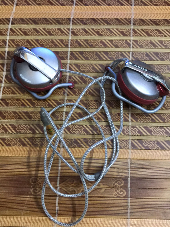 索尼耳挂式耳机耳塞 mdr-q55