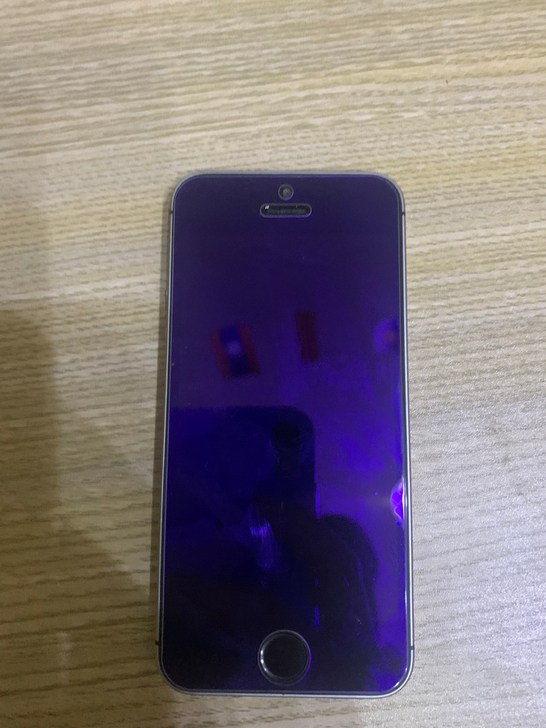 苹果iPhoneSE。64G，有轻微磕碰，...