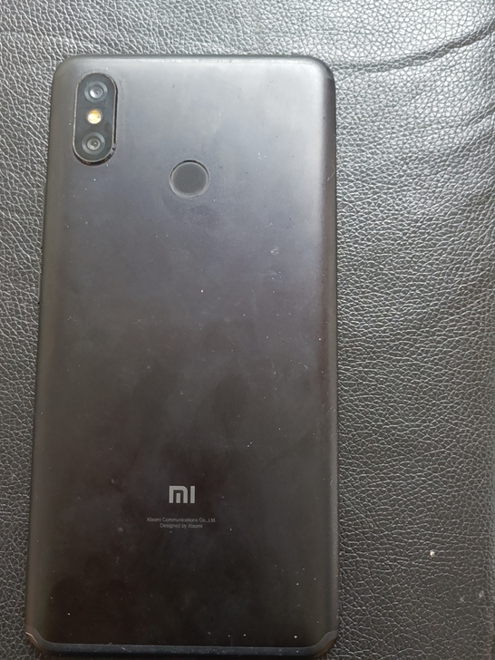 小米max3。6＋128g，带个手机壳，不...