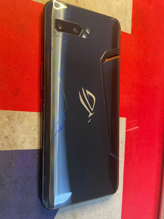 rog2游戏手机，之前一直都是备用机没怎么...