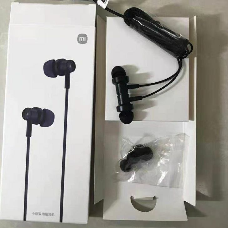 小米手机双动圈M12入耳式线控带麦可调音量...
