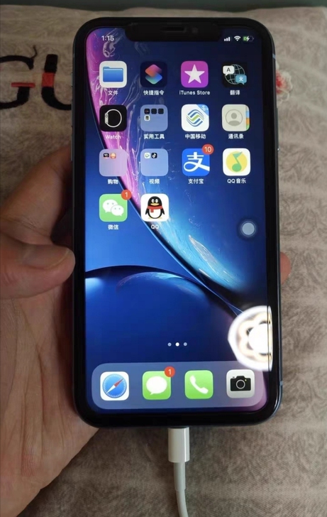 iPhone XR，黑色，95新，无划痕，...
