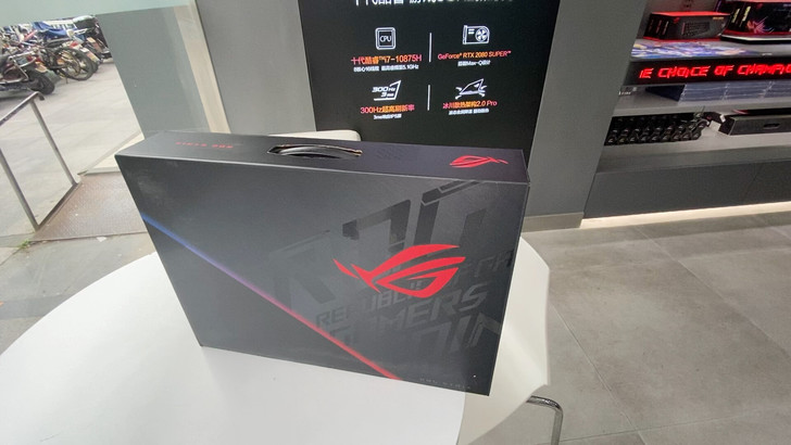 ROG枪神4Plus 十代8核英特尔酷睿i...