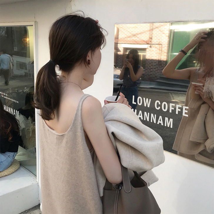 早春2021新款V领吊带裙直筒宽松连衣裙百...