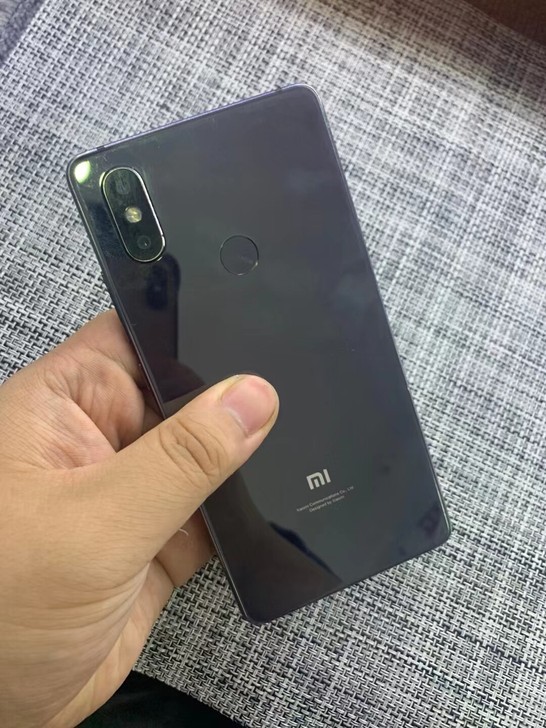 小米8se,4+64,成色85新左右,边框...