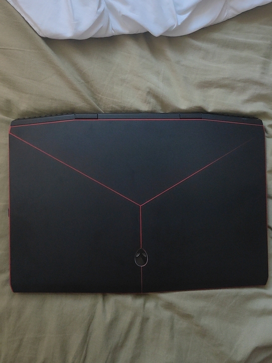 外星人笔记本 M17 4k 机器非常新，全...