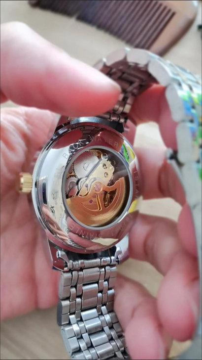给钱就买清库存全新瑞士机械表朋友店铺不干了...