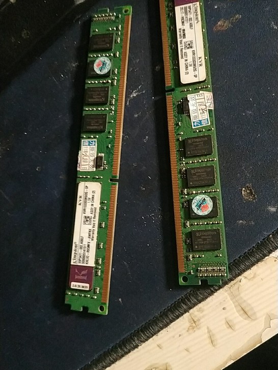 金士顿2G 1333内存两个60包邮自己电...