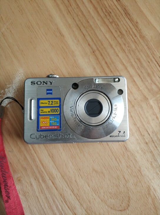 索尼sony w70数码相机 功能正常使用...