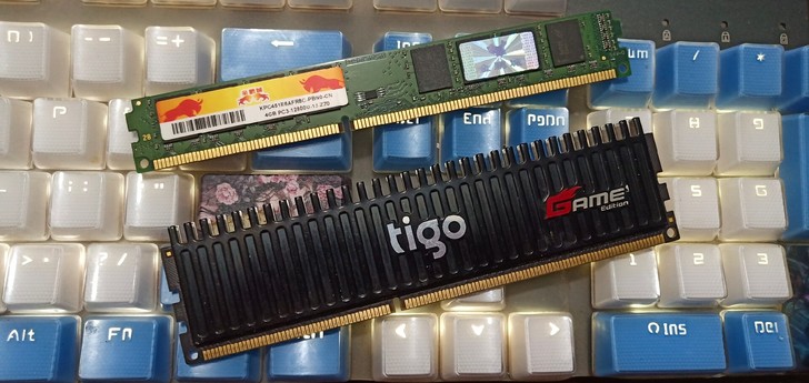 金泰克DDR3内存条1根4g,金鹏城4g内...