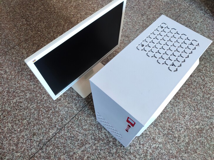 电脑主机一个i5处理器4g内存500g硬盘...