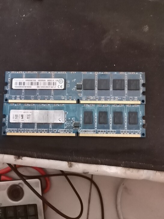 两根DDR2 1g的内存   联想电脑拆机
