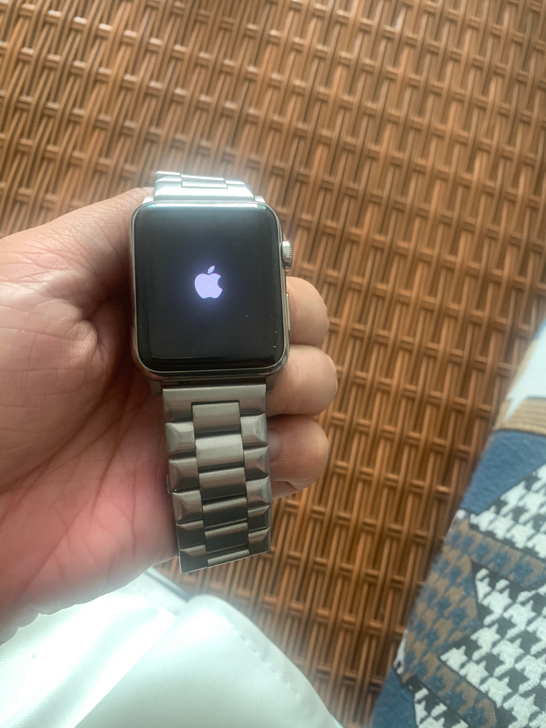 出售苹果1代 42mm 不锈钢版手表 因为...