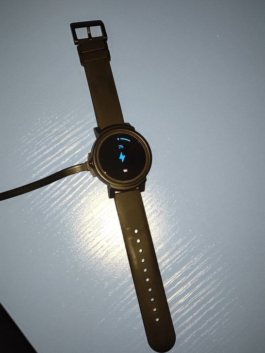ticwatch e,没啥毛病,屏幕无划痕...