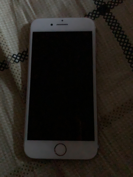 iPhone7。32G。 换了原装屏幕,原...
