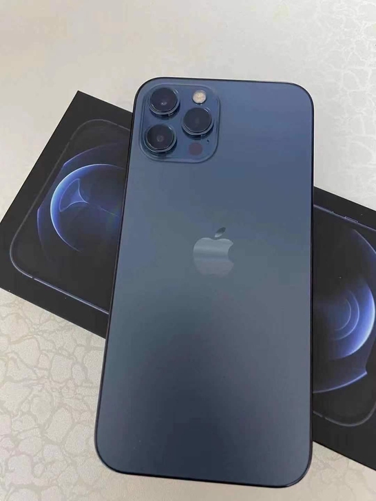 自用的IPhone 12 pro max九...