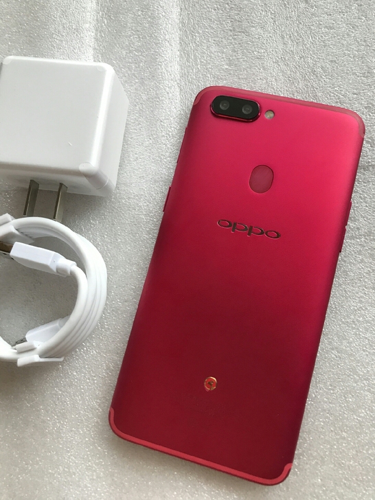 oppor11s 实拍实拍99新，买来只用...