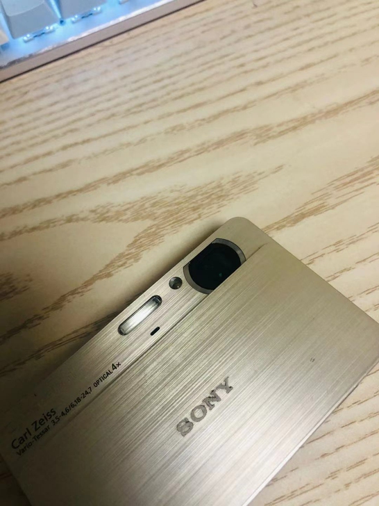 索尼t700