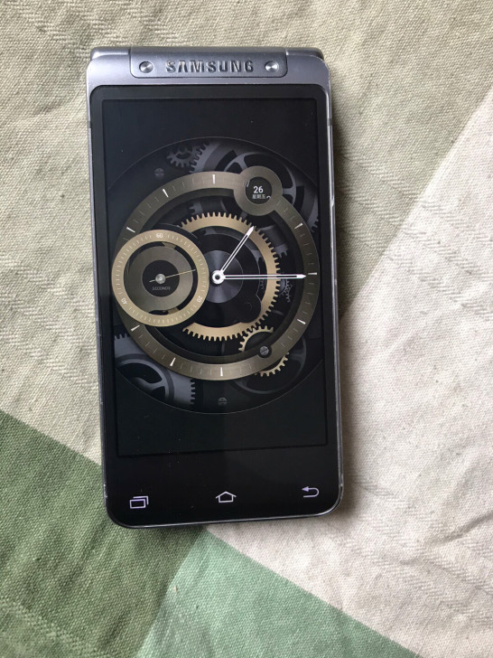 三星W2016+手机一台，国行正品，成色挺...