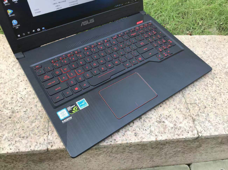 七代i7 独显4g 华硕飞行堡垒游戏本 二...