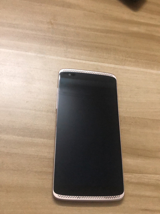 中兴B2016，32G，采用三星屏幕，九成...