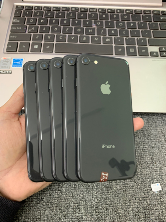 二手苹果8黑色iPhone8黑解无锁插卡即用
